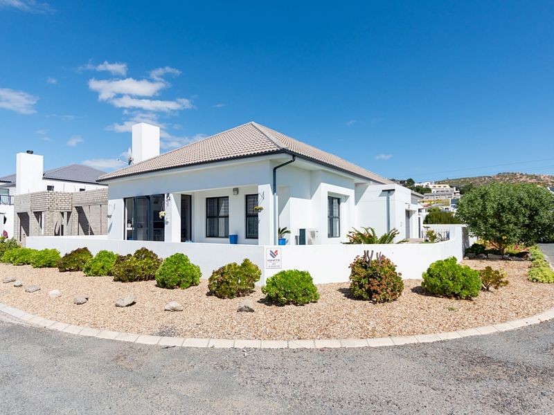 Charming three bedroom house for sale in Sandy Point Beach Estate, St Helena Bay - Photo 2