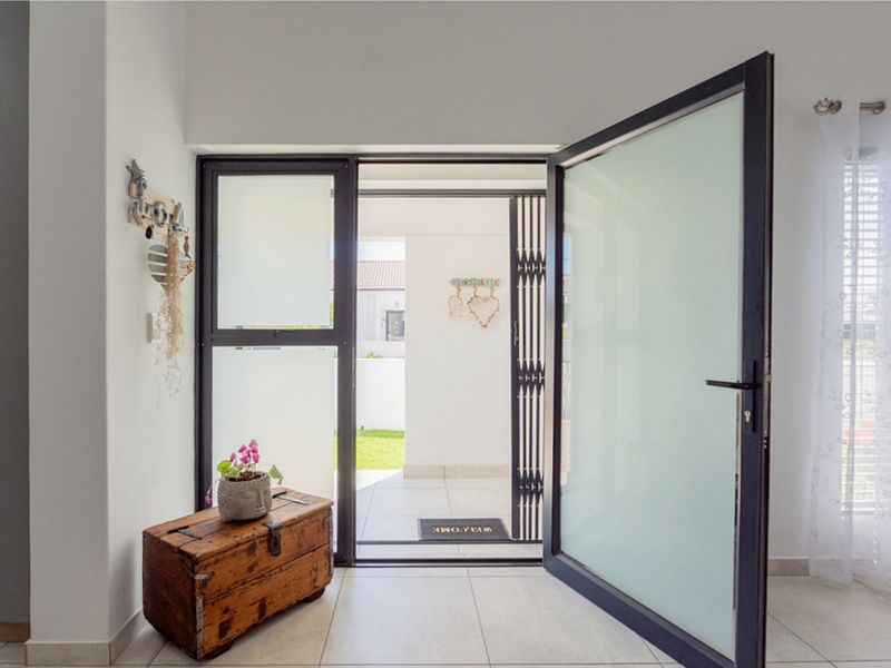 Charming three bedroom house for sale in Sandy Point Beach Estate, St Helena Bay - Photo 3