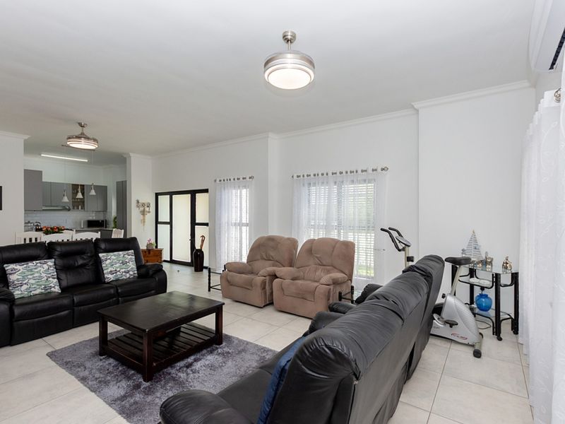 Charming three bedroom house for sale in Sandy Point Beach Estate, St Helena Bay - Photo 4