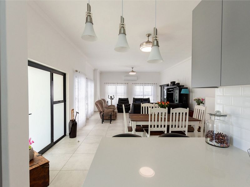 Charming three bedroom house for sale in Sandy Point Beach Estate, St Helena Bay - Photo 8