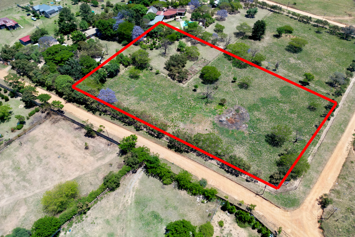 Stunning Views | Vacant Stand to Build Your Dream Home – Farmall (Chartwell) - Photo 2