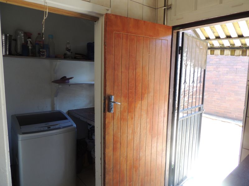 Family Home with Income-Generating Cottage! - Photo 3