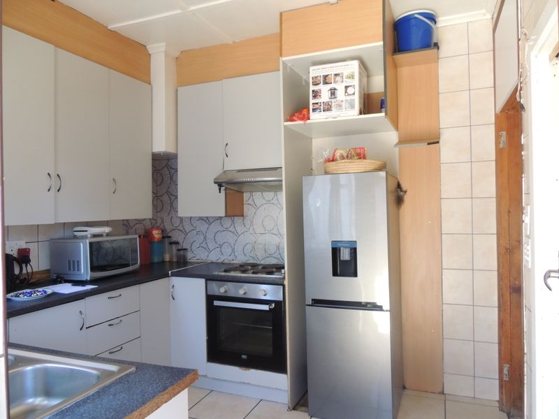 Family Home with Income-Generating Cottage! - Photo 2