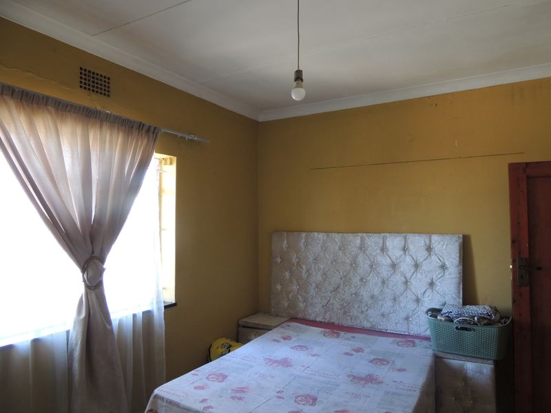 Family Home with Income-Generating Cottage! - Photo 10