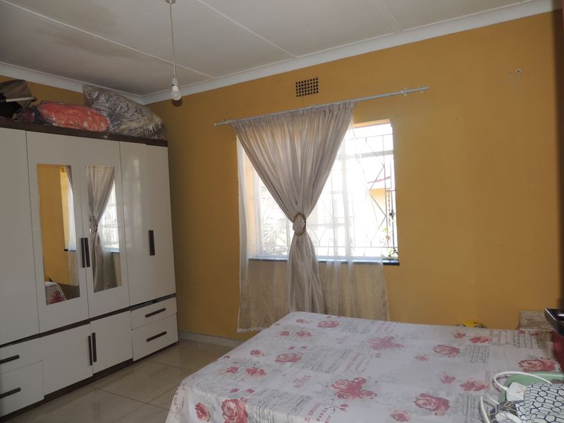 Family Home with Income-Generating Cottage! - Photo 9