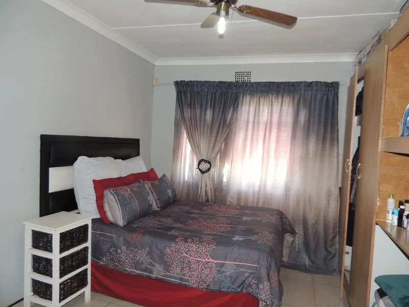 Family Home with Income-Generating Cottage! - Photo 8