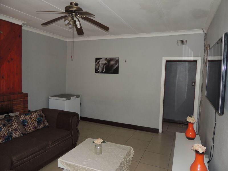 Family Home with Income-Generating Cottage! - Photo 6