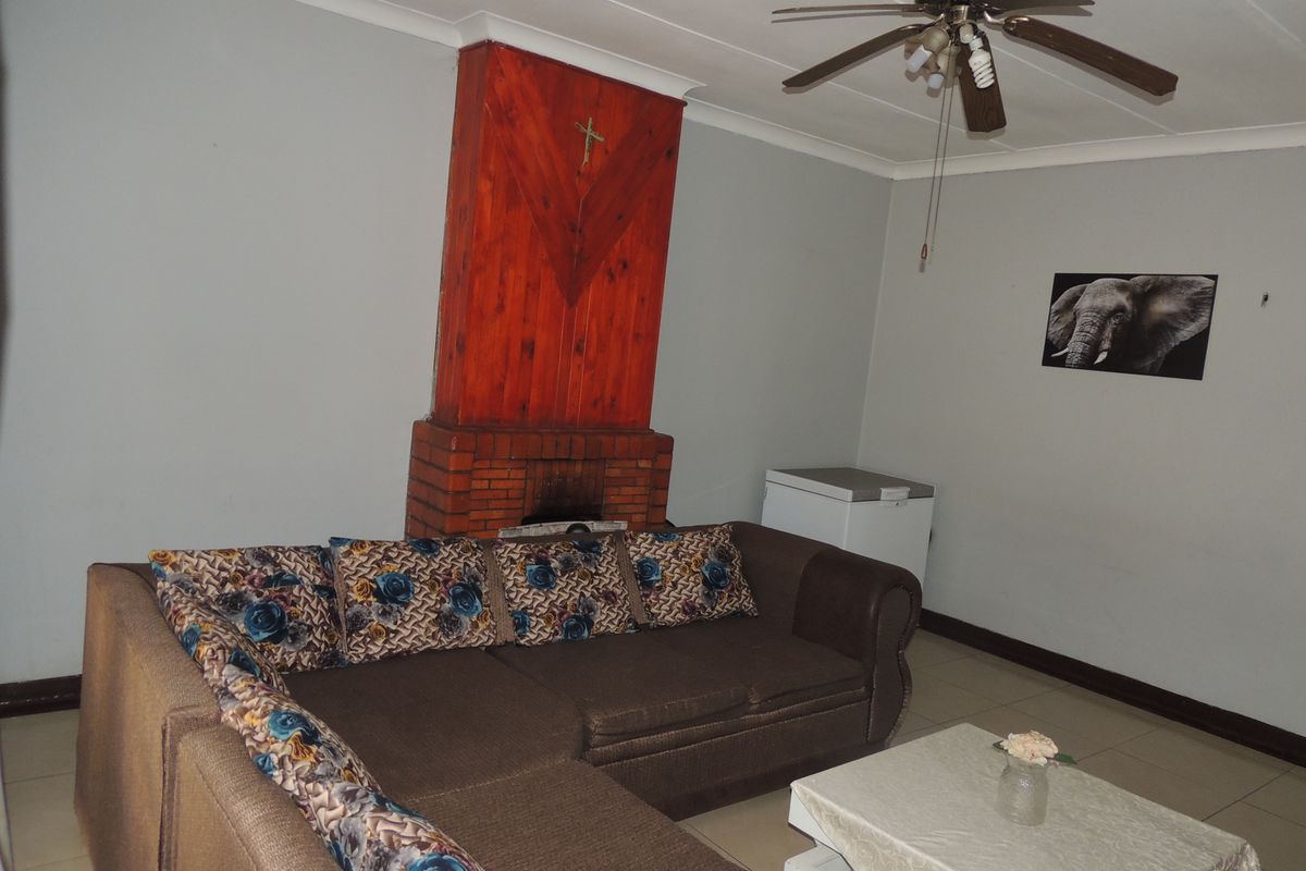 Family Home with Income-Generating Cottage! - Photo 5