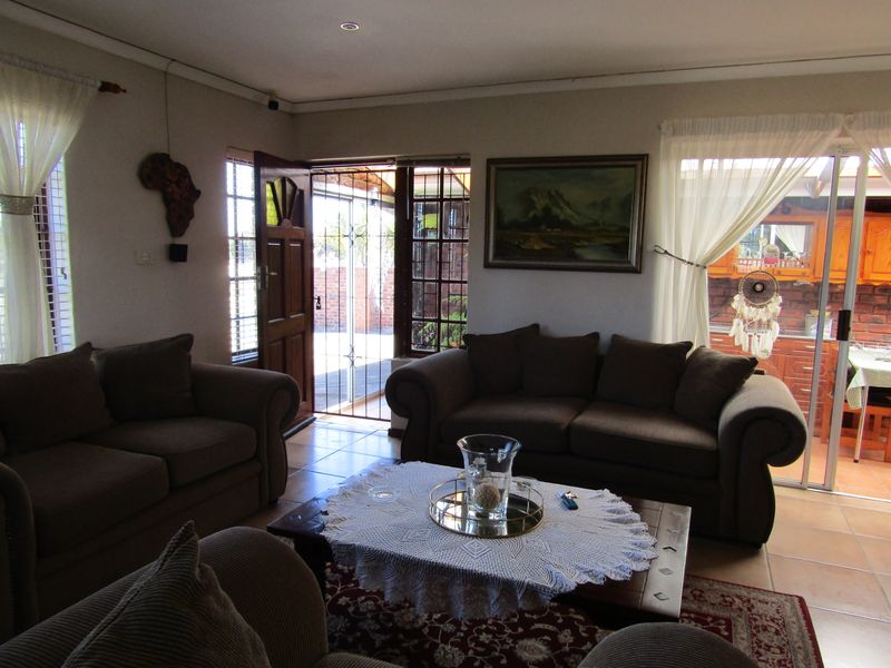 Perfect Family Home - Photo 5