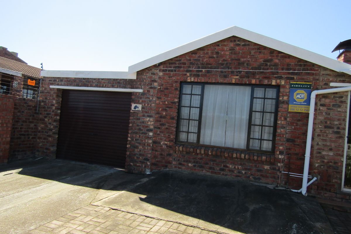 Perfect Family Home - Photo 3