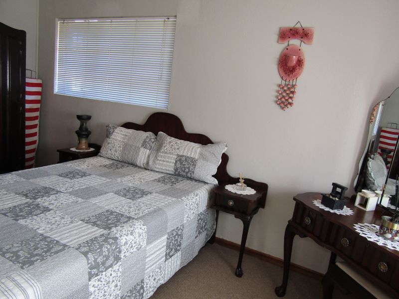 Perfect Family Home - Photo 10