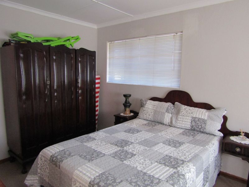 Perfect Family Home - Photo 9