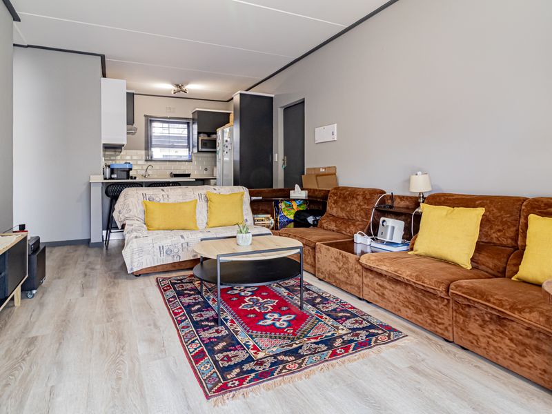 Ultra modern,  3 bed, 2 bath 2nd  floor unit available 1 July 2026! - Photo 5