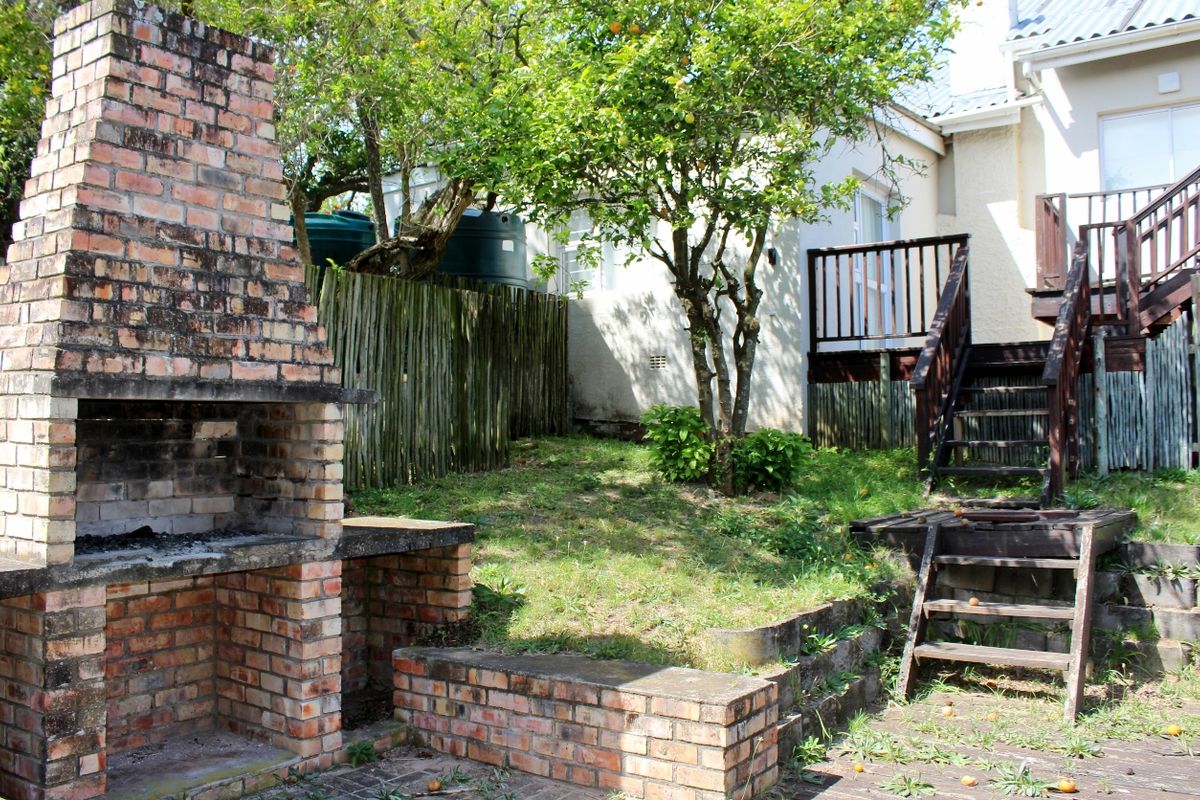 Four Bedroom Home on the East Bank in Port Alfred - Photo 5