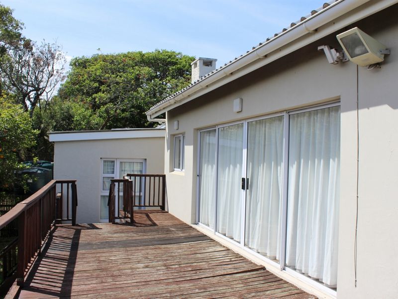 Four Bedroom Home on the East Bank in Port Alfred - Photo 9