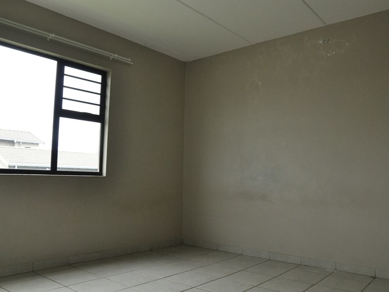 Charming 3-Bed, 2-Bath corner duplex in Summerset Place/Village ready for ownership. - Photo 8