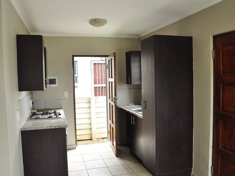 Charming 3-Bed, 2-Bath corner duplex in Summerset Place/Village ready for ownership. - Photo 3