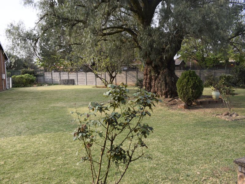 Simplex, pet friendly townhouse for sale in Boksburg South - Photo 8