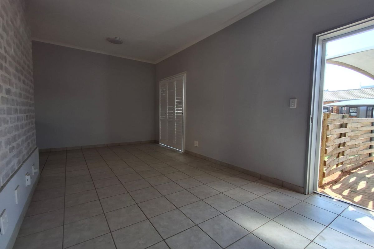 Turn-Key 2-Bedroom, 2-Bathroom Simplex in Clarina - Photo 3