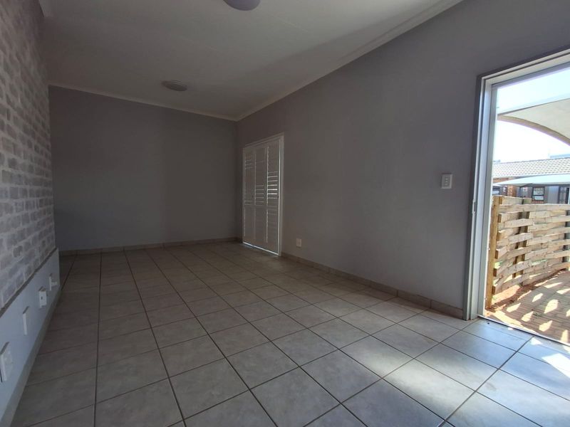 Turn-Key 2-Bedroom, 2-Bathroom Simplex in Clarina - Photo 3