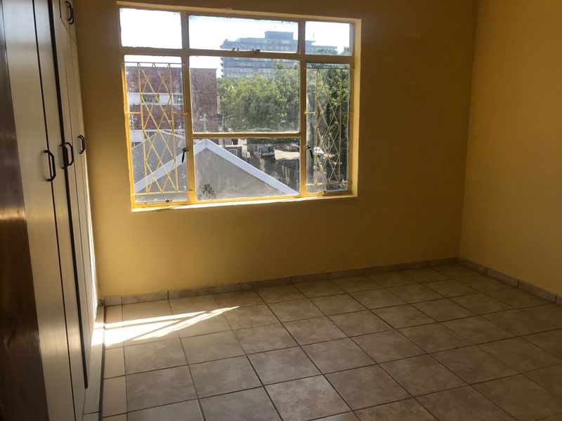 Reduced to sell , investment property on pubilc transport route - Photo 6