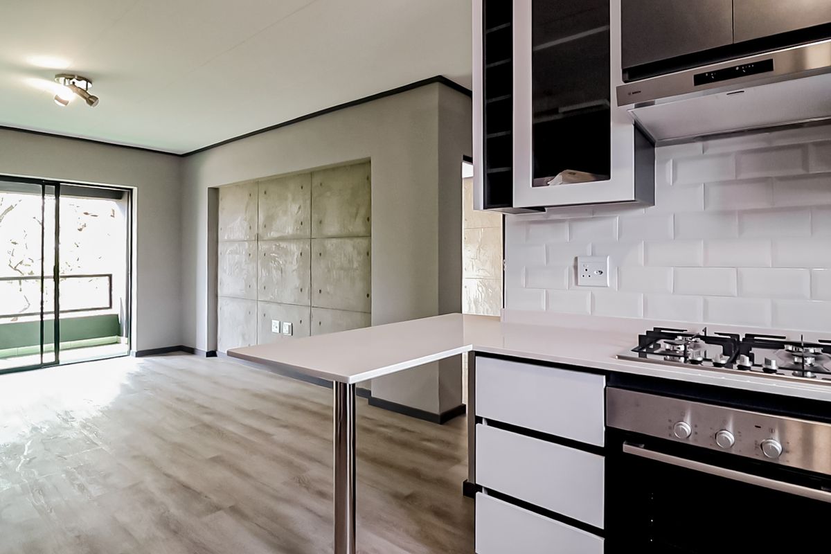 Clean, shining and bright and brand new!!! - Photo 5