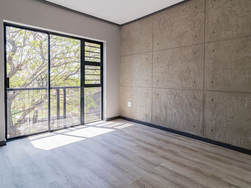 Clean, shining and bright and brand new!!! - Photo 7