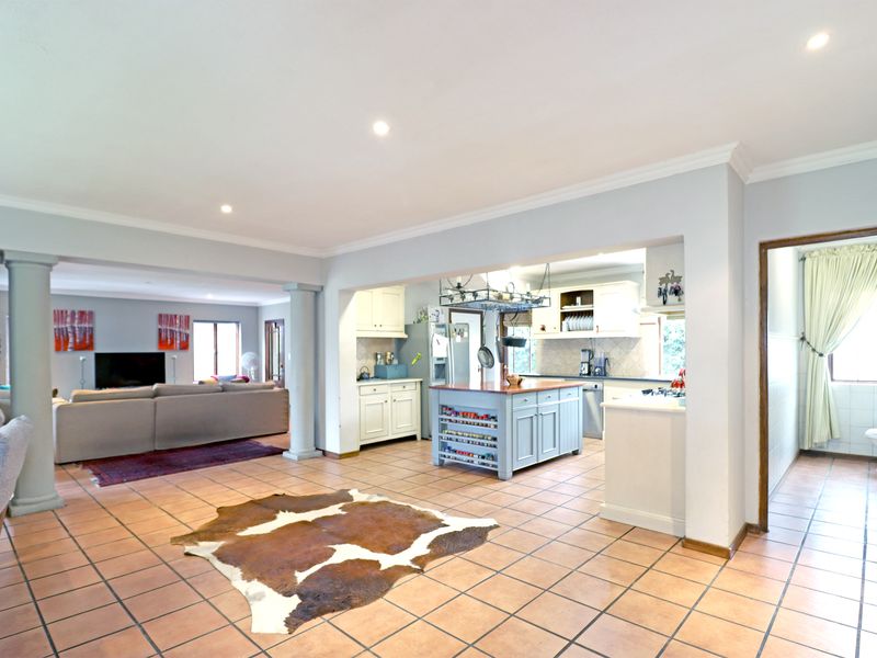 Embrace warm and inviting spaces in this French Provencian Country Home. - Photo 7