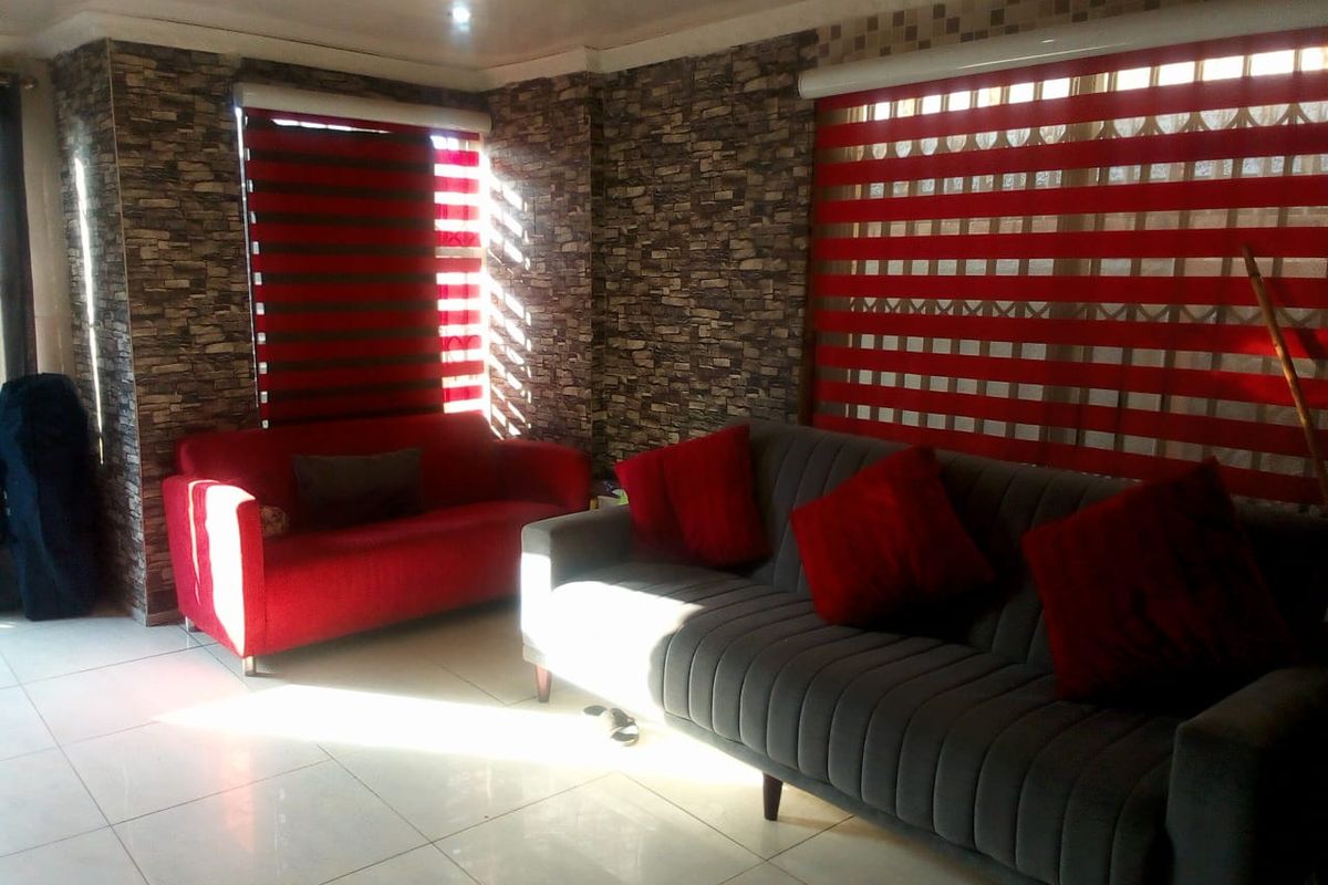 Spacious 2 bedroom house for sale in Tokoza - Photo 4