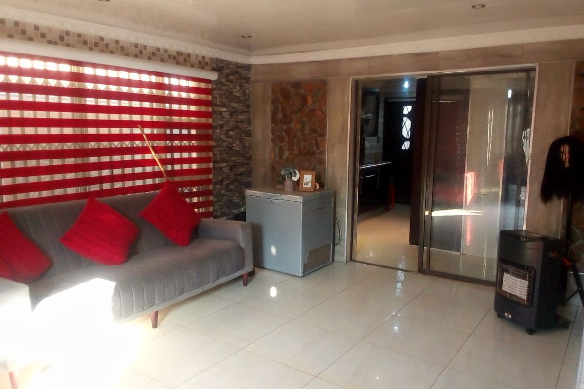 Spacious 2 bedroom house for sale in Tokoza - Photo 3