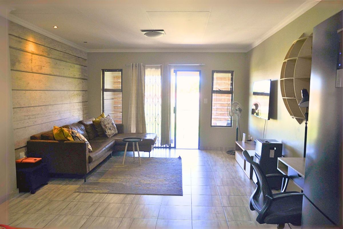 Luxury Living Meets Smart Investment – Elegant 2-Bed Apartment in Franklin on 8th - Photo 5