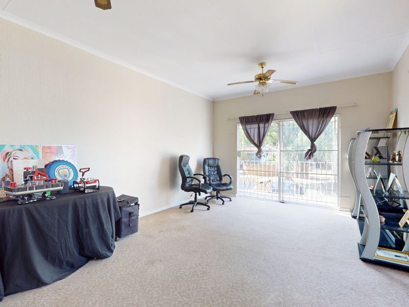 3 bedroom, 2 bathroom, 2 garages in secure  compl - Albemarle - Photo 6