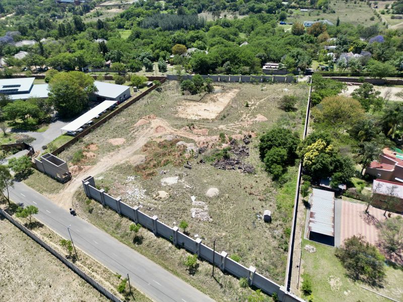 A secure, fully walled vacant stand now available—Build Your Dream Home in the Heart of Chartwell! - Photo 3