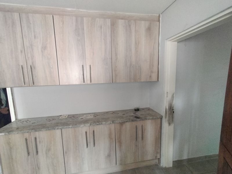 Above Rachel de Beer – Convenient Location, Endless Potential - Photo 7