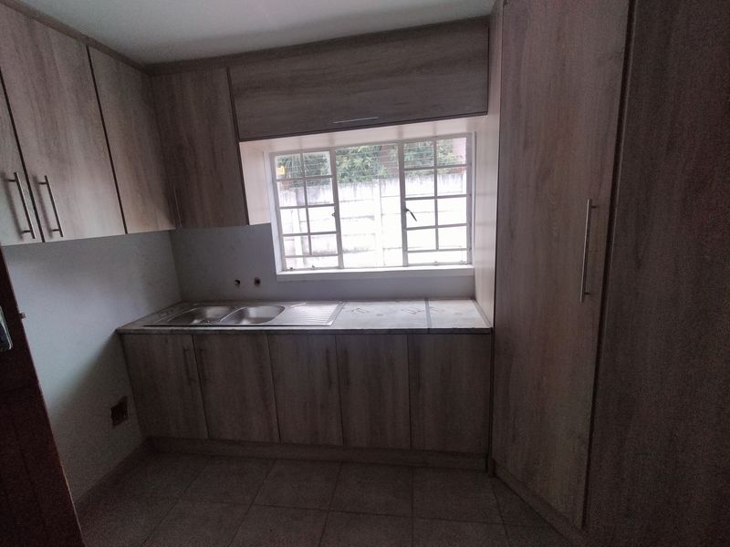 Above Rachel de Beer – Convenient Location, Endless Potential - Photo 8