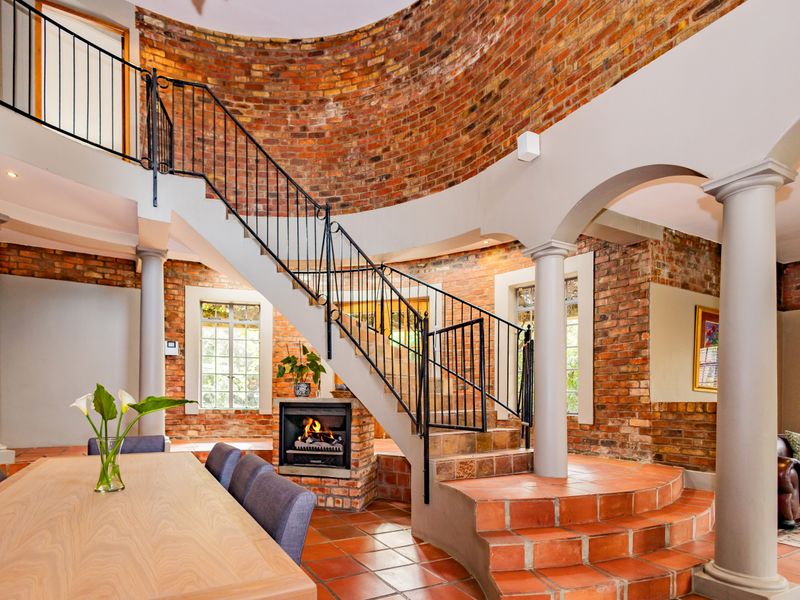 HOT PROPERTY! 5 EN-SUITES, FLAT & SO MUCH MORE! - Photo 2