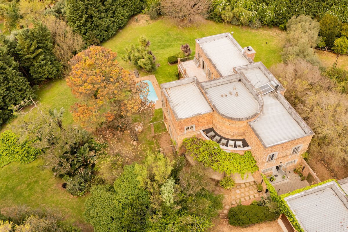 HOT PROPERTY! 5 EN-SUITES, FLAT & SO MUCH MORE! - Photo 3