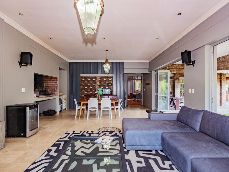 HOT PROPERTY! 5 EN-SUITES, FLAT & SO MUCH MORE! - Photo 8