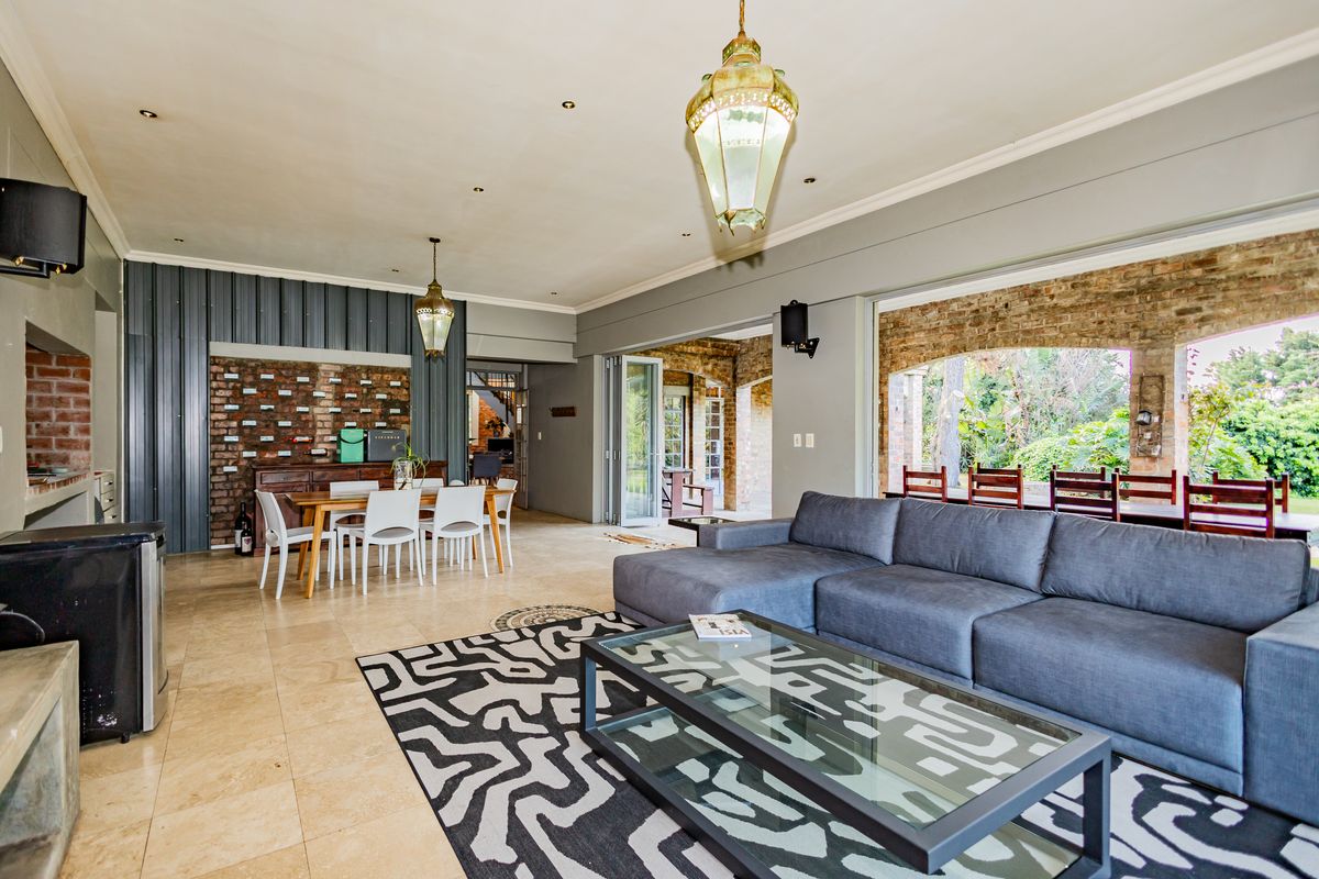 HOT PROPERTY! 5 EN-SUITES, FLAT & SO MUCH MORE! - Photo 4