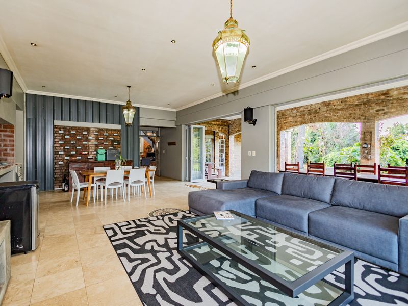 HOT PROPERTY! 5 EN-SUITES, FLAT & SO MUCH MORE! - Photo 4