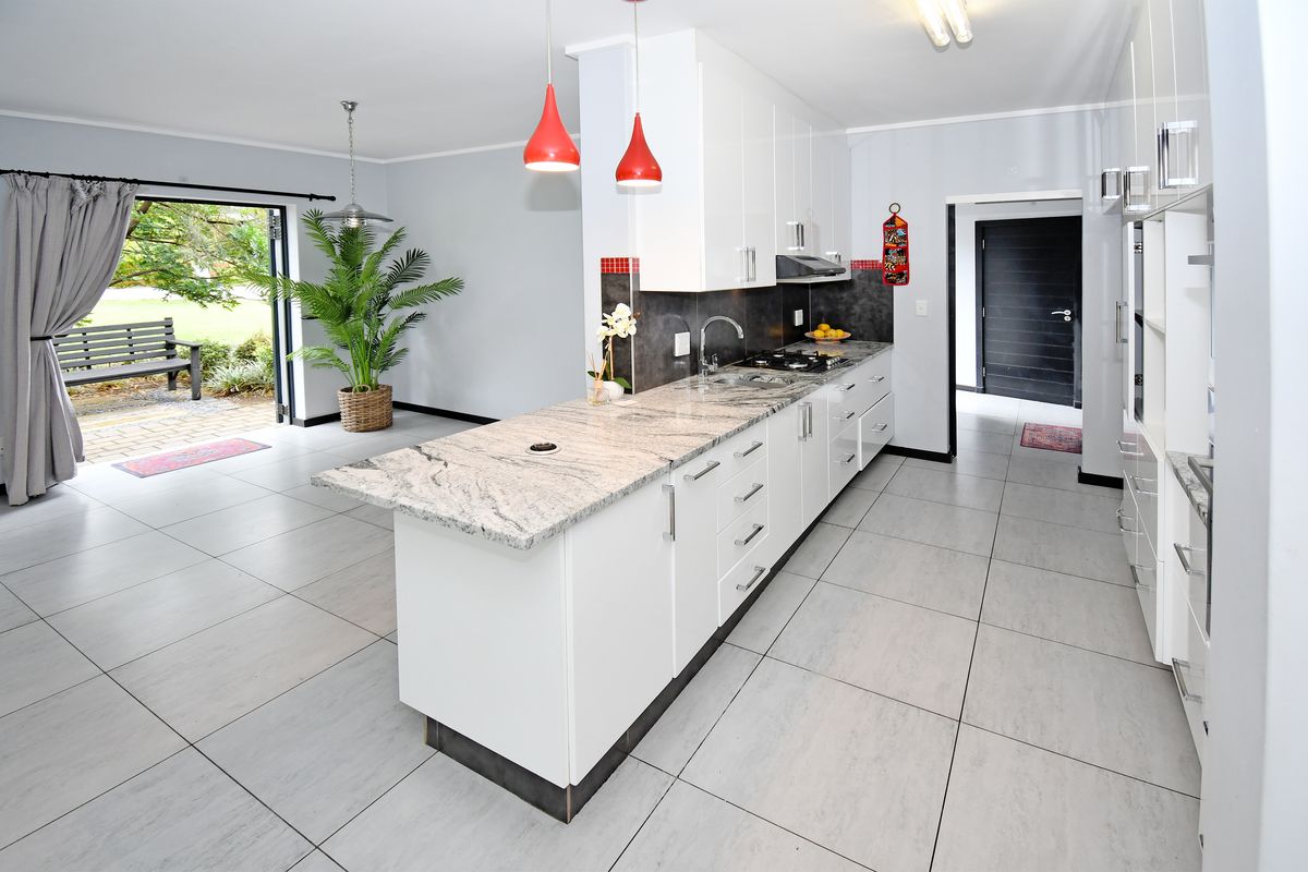 Modern Family Home on a Private Green Belt where vaule far exceeds the price - Photo 4