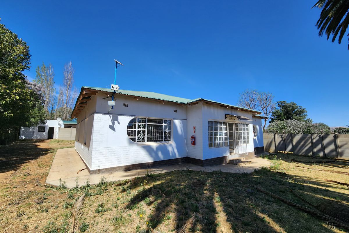 Safe, Private & Modern Student Accommodation – Steps from Balfour Technical College! - Photo 2