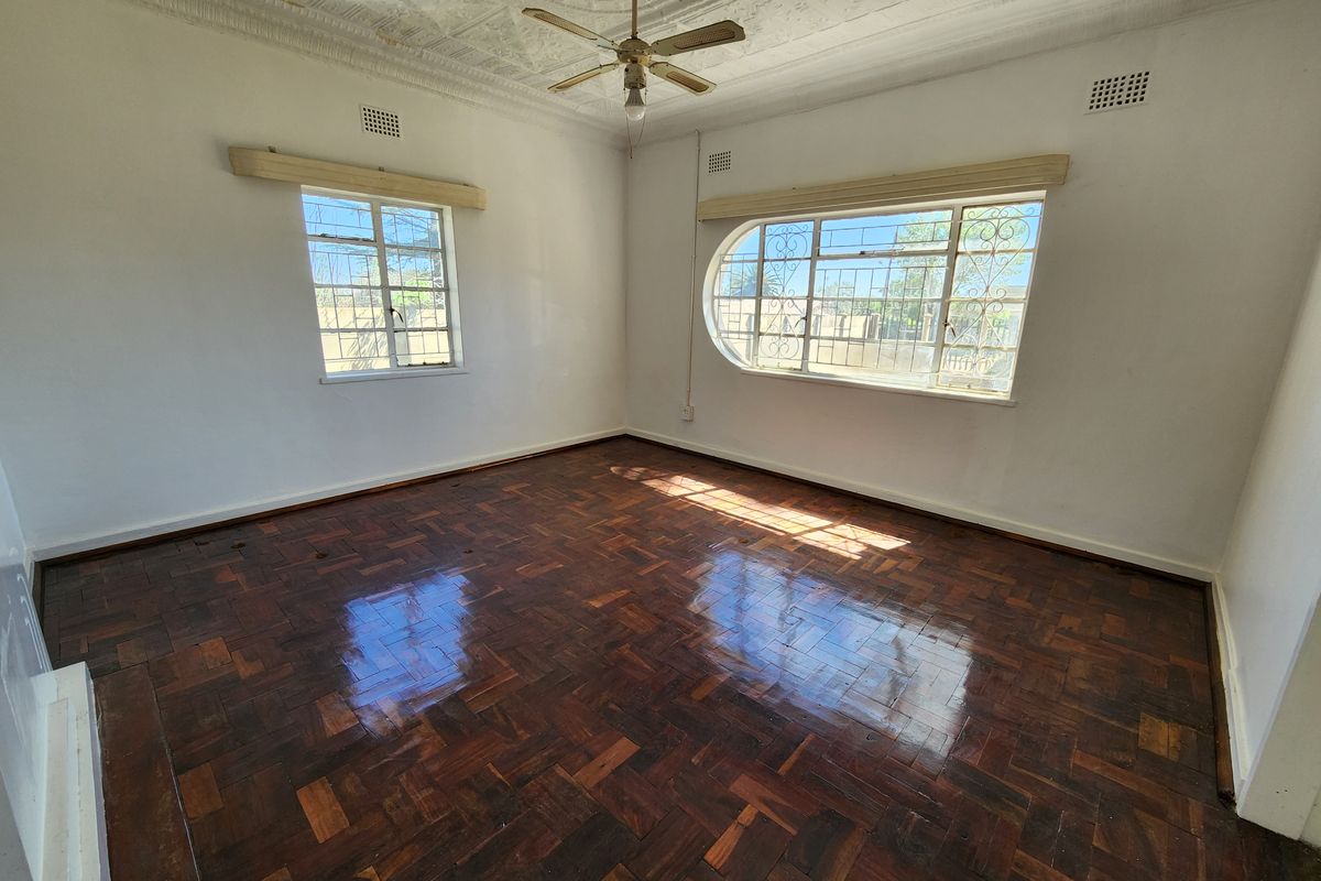 Safe, Private & Modern Student Accommodation – Steps from Balfour Technical College! - Photo 3