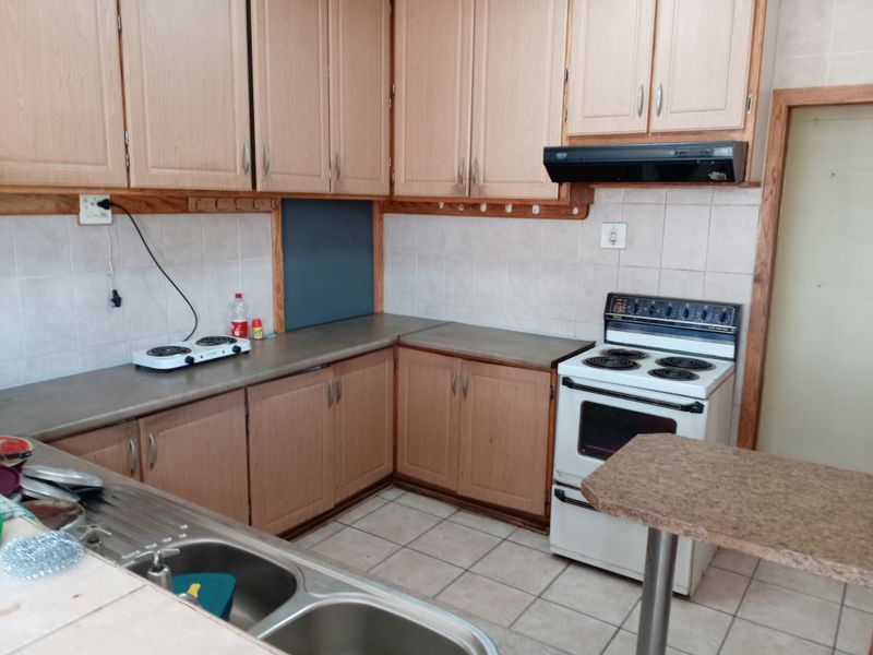 House for Sale in Evander – Excellent Renovation Opportunity - Photo 2