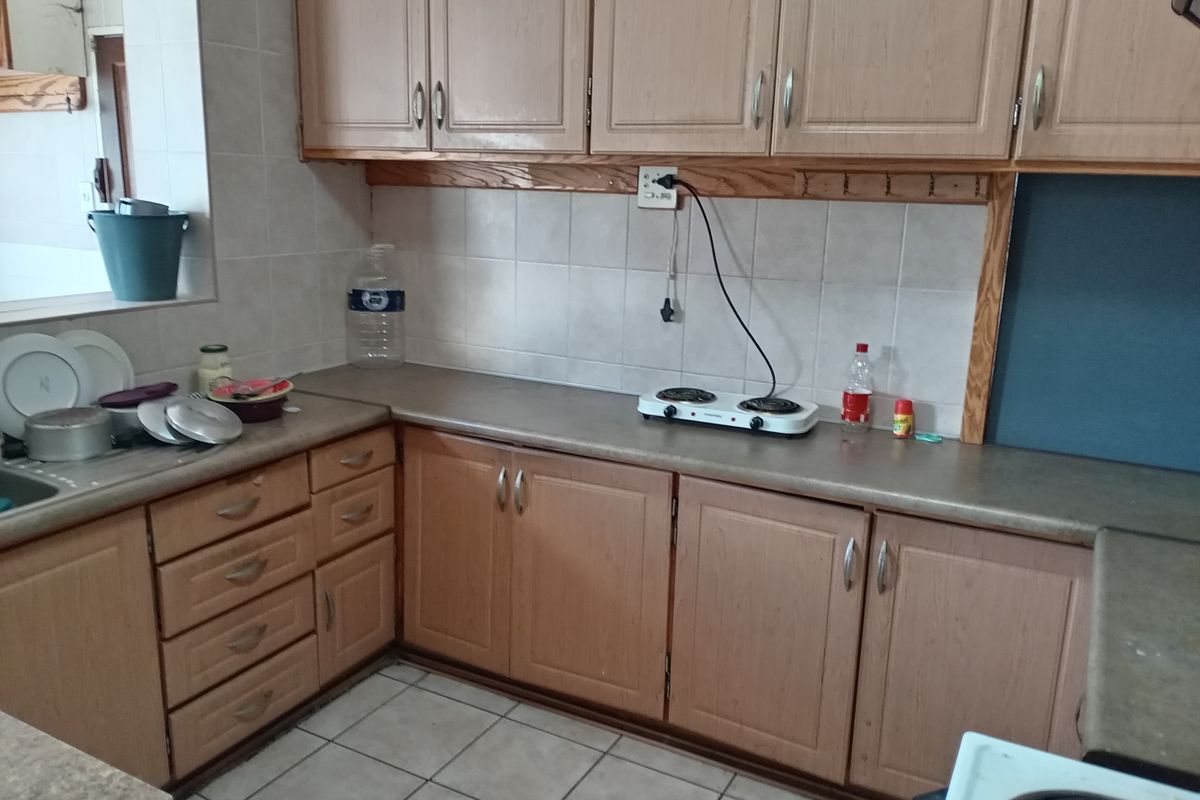 House for Sale in Evander – Excellent Renovation Opportunity - Photo 3