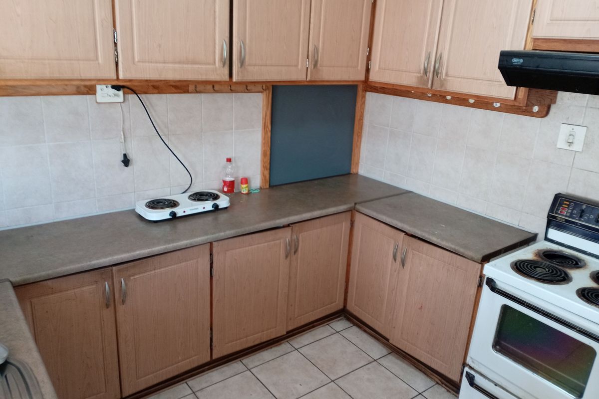 House for Sale in Evander – Excellent Renovation Opportunity - Photo 4