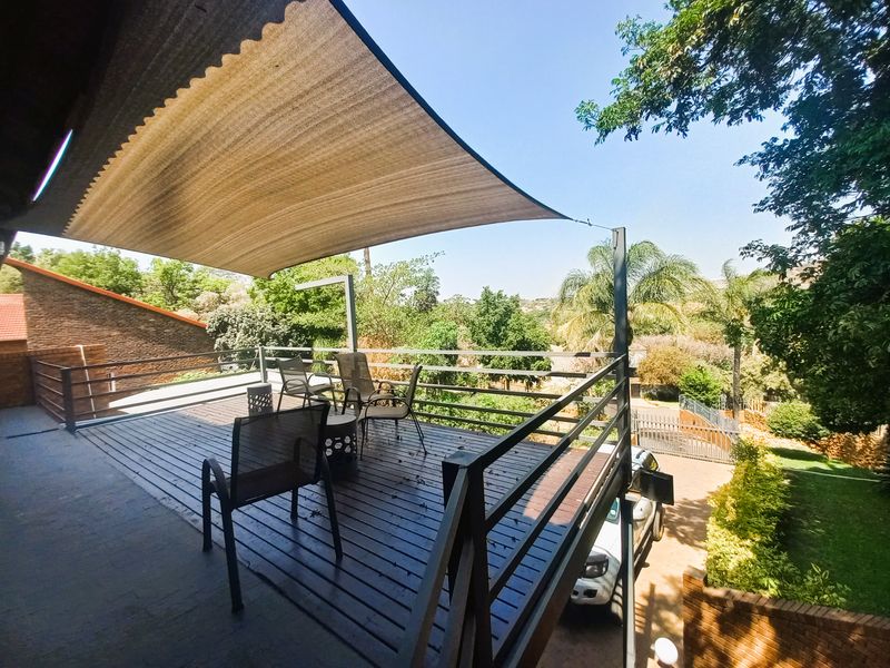 Spacious Dual-Living Family Retreat - Photo 6