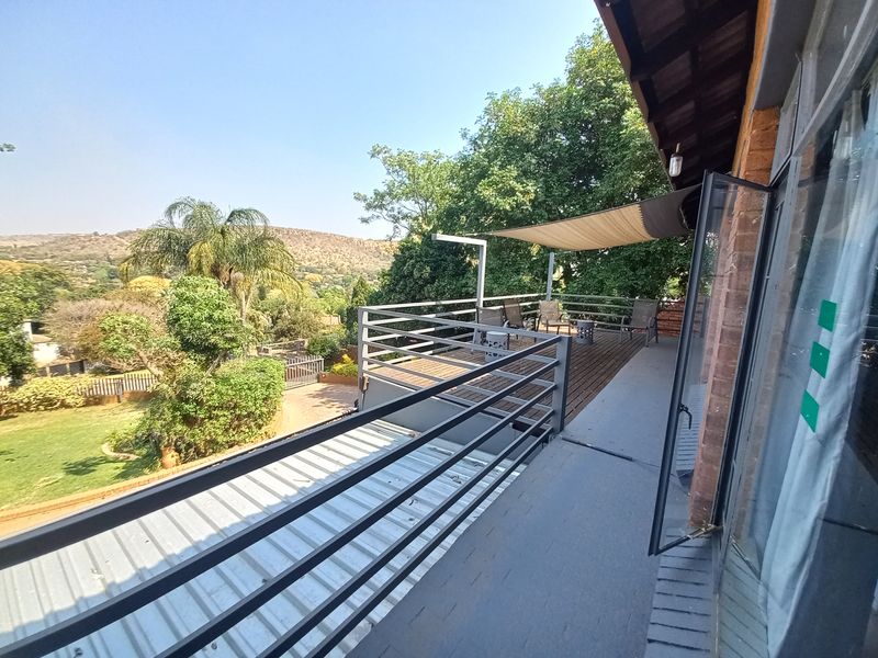 Spacious Dual-Living Family Retreat - Photo 5