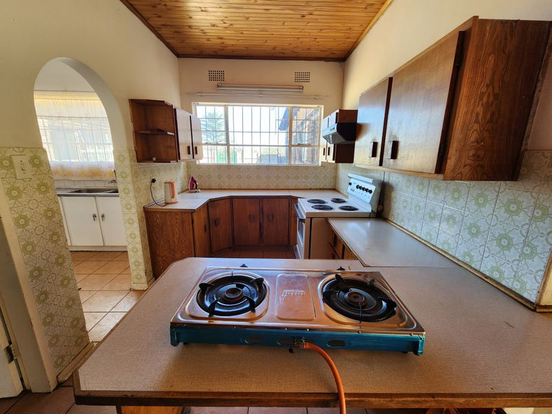 Semi face brick 4 bedroom house for sale in balfour - Photo 7