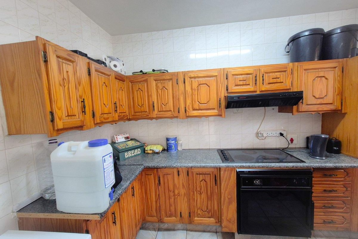 Ground Floor 2-Bedroom Flat with Backyardaccess - Photo 4